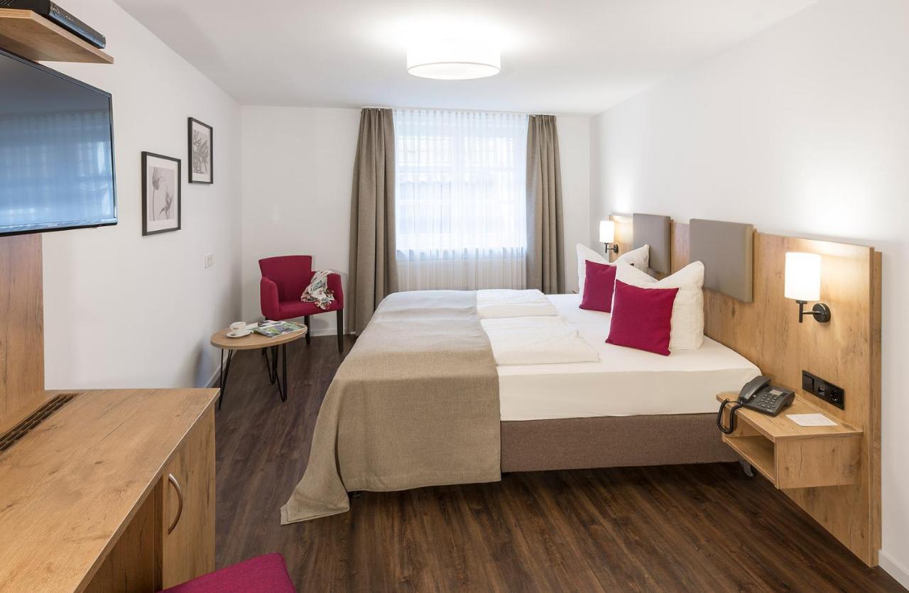 Hotel & Restaurant Lamm Mosbach  Exterior photo