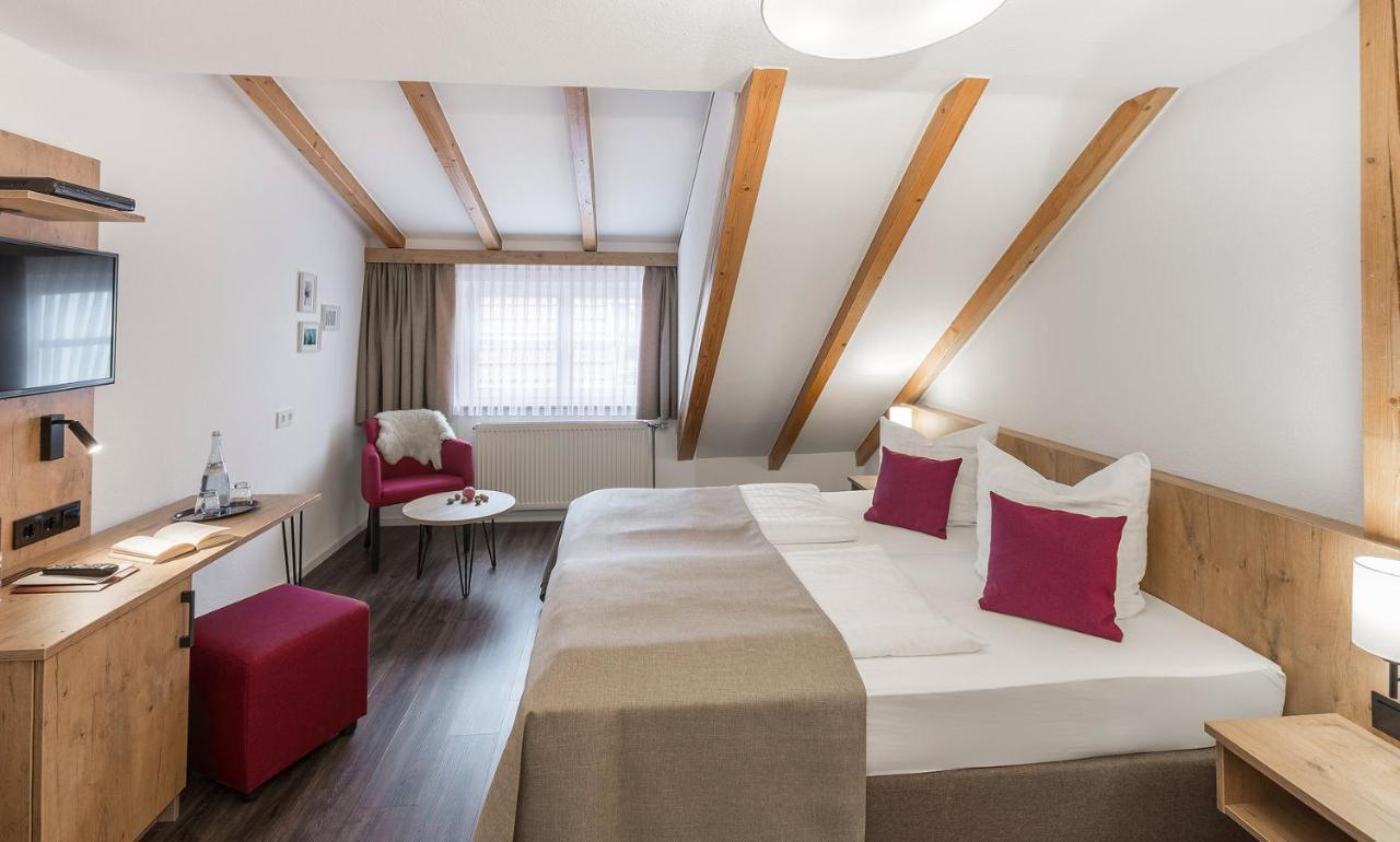 Hotel & Restaurant Lamm Mosbach  Exterior photo